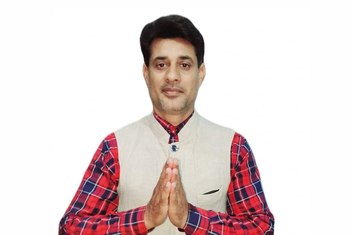 विवेकशील साझाको ‘नाक’ राखिदिने रुस्तम को हुन्?