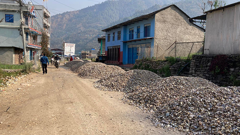 हटिया-ताराखोला सडक : म्याद सकियो, सकिएन कालोपत्रे