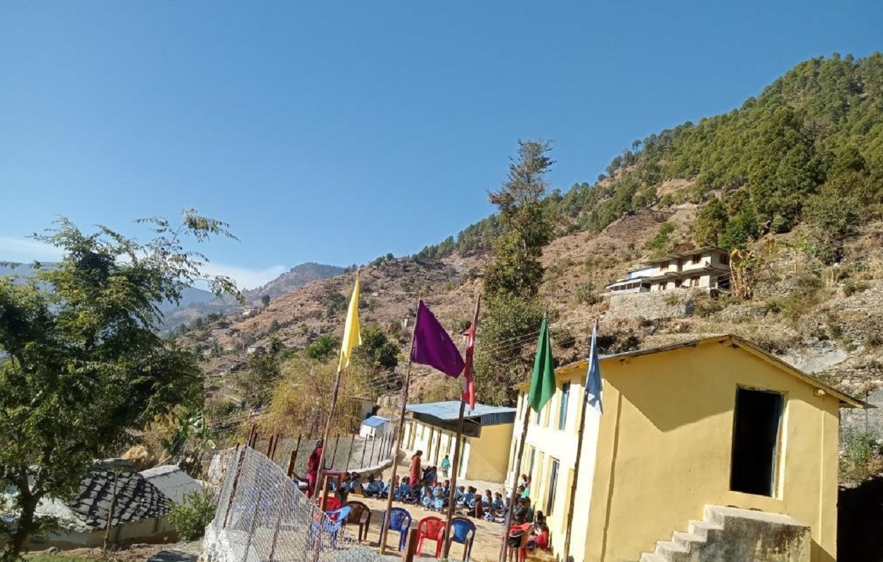 बाँठपाला विद्यालय : जहाँ शिक्षक र विद्यार्थी दलित मात्रै छन्