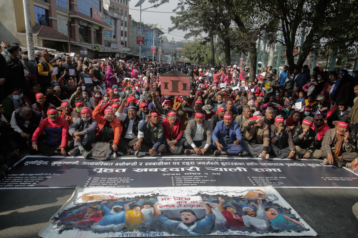 निर्वाचनको मुखमा सरकारलाई सुकुम्बासीको प्रश्न– उठिबासको त्रास कहिलेसम्म?