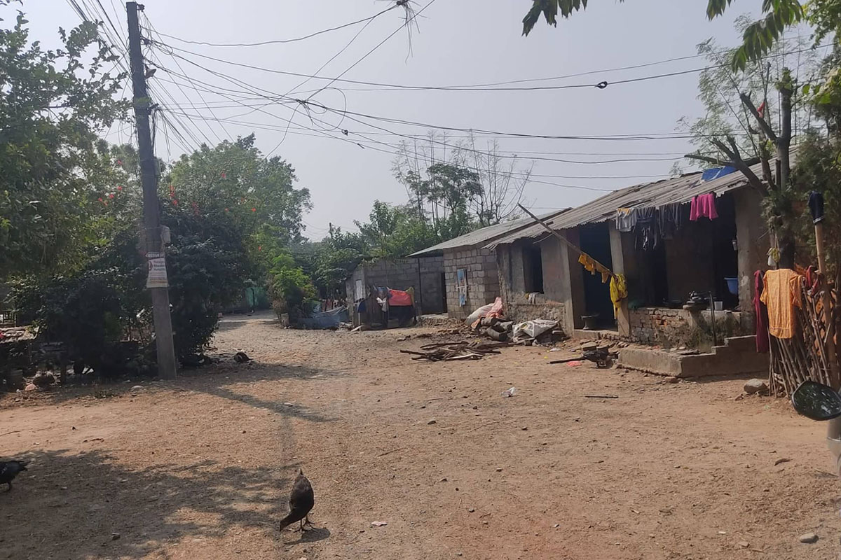 मन्त्रीको घरछेउकै सुकुम्बासी बस्तीको आक्रोश– लालपुर्जाको आश देखाएर आजित बनाए उम्मेदवारले
