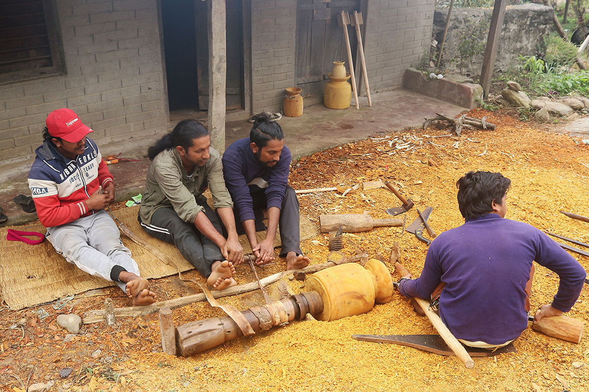 व्यावसायिक हुन सकेन ठेकी बनाउने पेसा