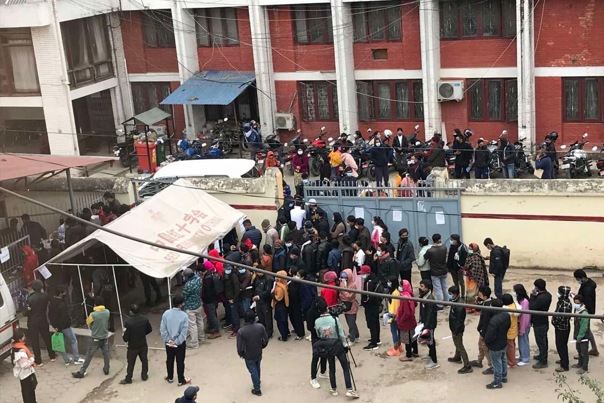 सीसीएमसीको निर्णयले खोप केन्द्रमा घुइँचो, खोप कार्ड हराए के गर्ने?