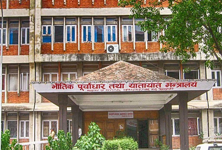 यसै महिनाभित्र इजाजतपत्र नवीकरण गर्न निर्माण व्यवसायीलाई आग्रह
