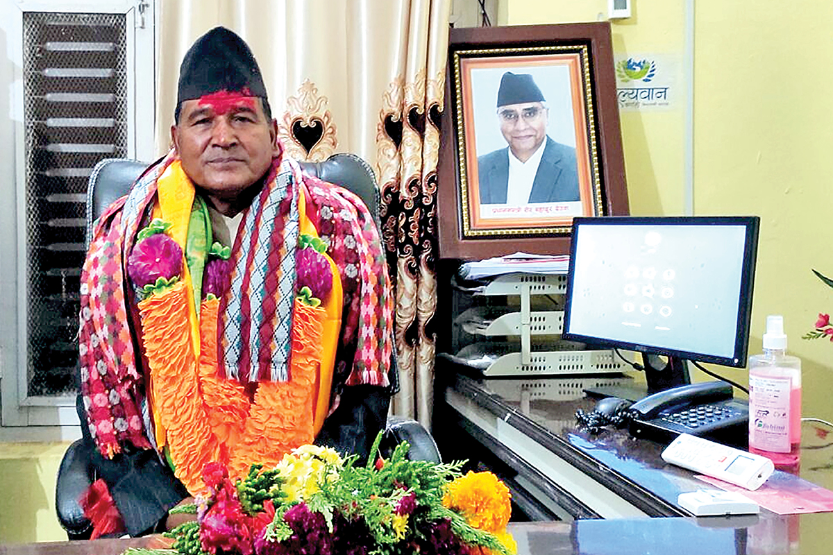 चन्द्रबहादुर शाही : एमालेमा सधैं तिरस्कृत, समाजवादीमा अवसरै–अवसर!
